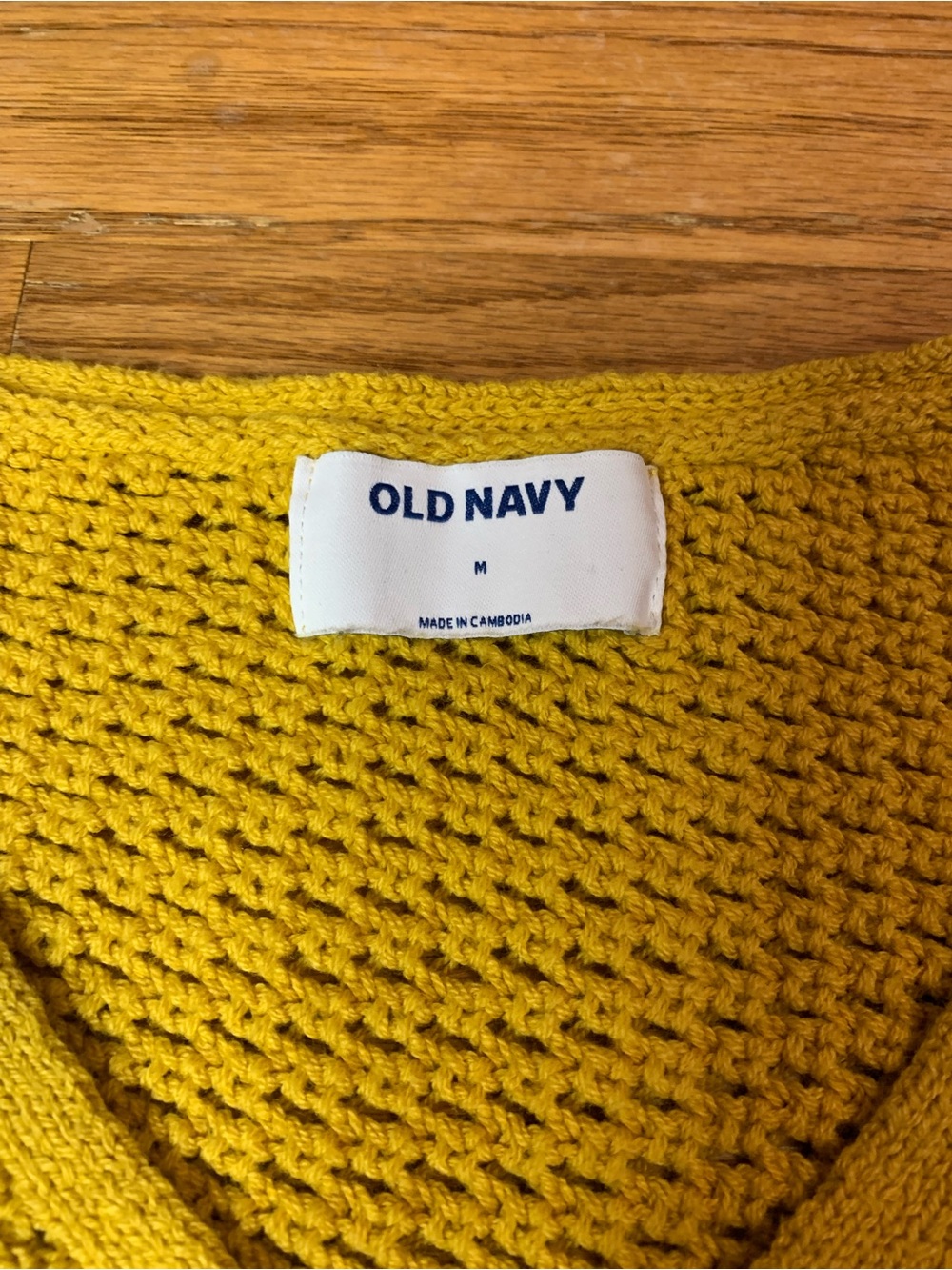 Old Navy Mustard Yellow Chunky Knit V-Neck Sweater Size M Cotton Blend - Picture 2 of 7